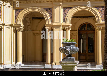 Detail der Palme Innenhof (Patio de las Palmeras) im Casa Rosada Präsidentenpalast - Buenos Aires, Argentinien Stockfoto