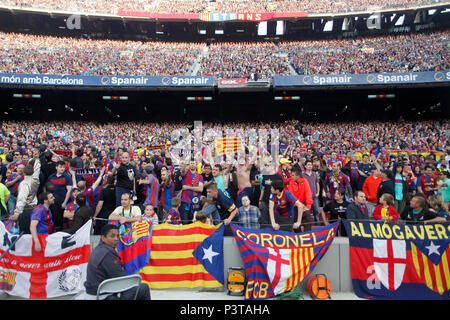 Barcelona,  Katalonien, Spanien - Fußball-Fans im Stadion Camp Nou in Barcelona Stockfoto