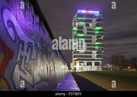 Berlin, Deutschland, Wohnebenen Projekt auf dem ehemaligen Mauerstreifen in der Muehlenstrasse in Berlin-Friedrichshain Stockfoto