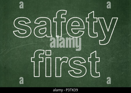 Datenschutz-Konzept: Sicherheit zuerst auf Tafel Hintergrund Stockfoto