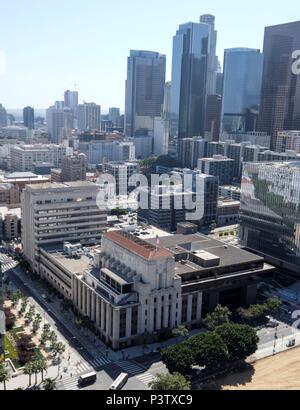 Los Angeles, USA. 18 Juni, 2018. Die Los Angeles Times Gebäude wird in der Innenstadt von Los Angeles, USA, am 18. Juni 2018 gesehen. Zum ersten Mal in fast 20 Jahren, die Los Angeles Times am Montag offiziell wieder in lokaler Eigenverantwortung als milliardär Dr. Patrick Soon-Shiong verpflichtet, seinen 500-Mio.-US-Dollar Kauf der Publikation sowie die San Diego-Union Tribune und der Rest der Kalifornien Nachrichten Gruppe abgeschlossen. Credit: Zhao Hanrong/Xinhua/Alamy leben Nachrichten Stockfoto