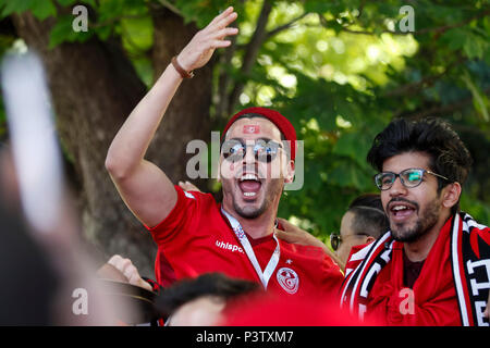 Wolgograd, Russland. 18 Jun, 2018. Tunesien Fans vor der 2018 FIFA World Cup Gruppe G Match zwischen Tunesien und England in Wolgograd Arena am 18. Juni 2018 in Wolgograd, Russland. (Foto von Daniel Chesterton/phcimages.com) Credit: PHC Images/Alamy leben Nachrichten Stockfoto
