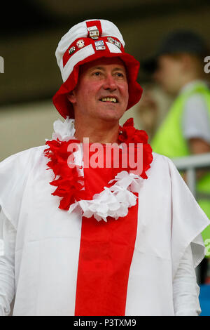 Wolgograd, Russland. 18 Jun, 2018. England Fans vor der 2018 FIFA World Cup Gruppe G Match zwischen Tunesien und England in Wolgograd Arena am 18. Juni 2018 in Wolgograd, Russland. (Foto von Daniel Chesterton/phcimages.com) Credit: PHC Images/Alamy leben Nachrichten Stockfoto