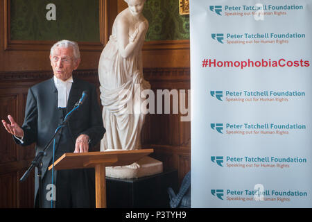 House of Lords, London, UK. 19 Jun, 2018. Lord Norman Fowler, Herr Sprecher im House of Lords, anlässlich der Vorstellung der neuen Bericht die Peter Tatchell der Stiftung über die wirtschaftlichen Kosten der Homophobie im Haus der Lords Credit: Zefrog/Alamy leben Nachrichten Stockfoto