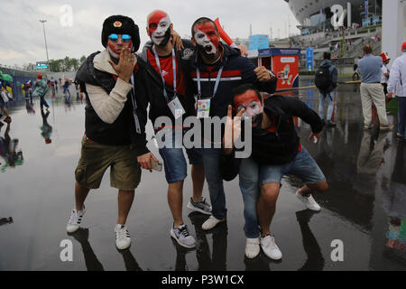 Sankt Petersburg, Russland. 19 Juni, 2018. Ägypten Fans kommen an der Sankt Petersburg Stadion, vor dem Start der FIFA WM 2018 Gruppe ein Fußballspiel zwischen Ägypten und Russland in Sankt Petersburg, Russland, 19. Juni 2018. Credit: Ahmed Ramadan/dpa/Alamy leben Nachrichten Stockfoto