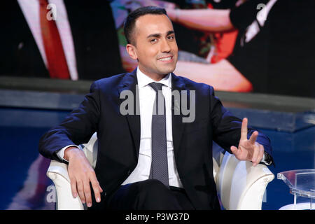 Rom, Italien. 19 Jun, 2018. Luigi Di Maio. Rom, den 19. Juni. Der italienische Minister für Arbeit Luigi Di Maio wird als Gast in der Talk Show Porta a Porta. Foto Samantha Zucchi Insidefoto Credit: insidefoto Srl/Alamy leben Nachrichten Stockfoto