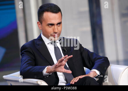 Rom, Italien. 19 Jun, 2018. Luigi Di Maio. Rom, den 19. Juni. Der italienische Minister für Arbeit Luigi Di Maio wird als Gast in der Talk Show Porta a Porta. Foto Samantha Zucchi Insidefoto Credit: insidefoto Srl/Alamy leben Nachrichten Stockfoto