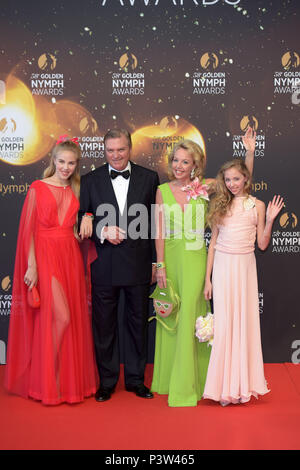 Monte-Carlo, 58th International Television Festival - Abschlussveranstaltung "Roter Teppich" dargestellt: Prinz Charles von Bourbon-zwei Sizilien und Prinzessin Camilla von Bourbon-zwei Sizilien Stockfoto