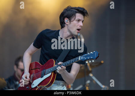 Twickenham, UK. 19 Juni, 2018. James Bay sporting die Rolling Stones bei Twickenham Stadium, Twickenham, London UK.. © Jason Richardson/Alamy leben Nachrichten Stockfoto