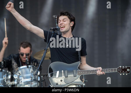 Twickenham, UK. 19 Juni, 2018. James Bay sporting die Rolling Stones bei Twickenham Stadium, Twickenham, London UK.. © Jason Richardson/Alamy leben Nachrichten Stockfoto