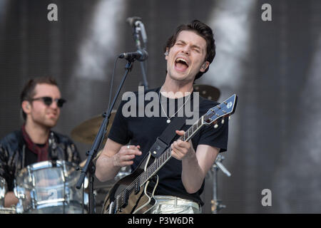 Twickenham, UK. 19 Juni, 2018. James Bay sporting die Rolling Stones bei Twickenham Stadium, Twickenham, London UK.. © Jason Richardson/Alamy leben Nachrichten Stockfoto