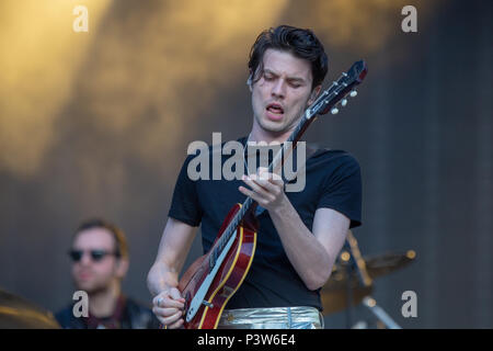 Twickenham, UK. 19 Juni, 2018. James Bay sporting die Rolling Stones bei Twickenham Stadium, Twickenham, London UK.. © Jason Richardson/Alamy leben Nachrichten Stockfoto