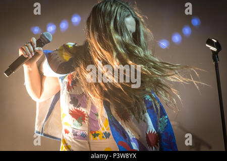 Kopenhagen, Dänemark. 19 Jun, 2018. Der amerikanische Sänger, Songwriter und Musiker Maggie Rogers führt ein Live Konzert bei 1 in Kopenhagen tippen. (Foto: Gonzales Foto - Thomas Rasmussen). Credit: Gonzales Foto/Alamy leben Nachrichten Stockfoto