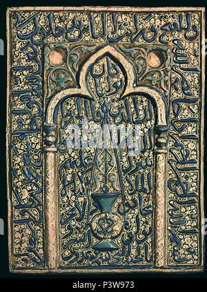 PLACA DEL MAUSOLEO OLDJAITU - MIHRAB S XIII. Lage: FUNDACIO GUBELKIAN, LISBOA, Portugal. Stockfoto