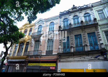 RIO DE JANEIRO, RJ - 03.04.2016: CIDADE RIO DE JANEIRO - Rua da Carioca é um Logradouro situado No Centro Rio de Janeiro, e vai da Rua da assembleia e Uruguaiana até a Praça Tiradentes. Ein Rua com Seu casario Antigo faz Parte tun chamado Rio Antigo. (Foto: Celso Pupo/Fotoarena) Stockfoto