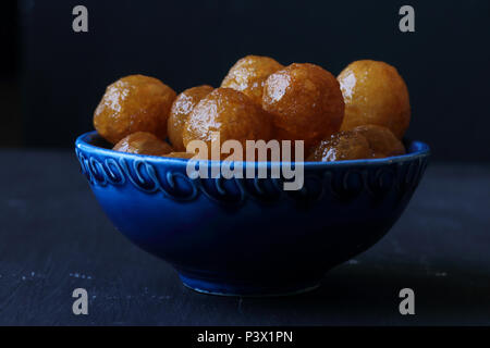 Türkische traditionelle Dessert lokma Stockfoto