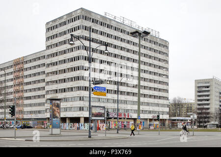 Berlin, Deutschland, ehemaliges Haus der Statistik in der Karl-Marx-Allee Ecke Otto-Braun-Straße in Berlin-Mitte Stockfoto