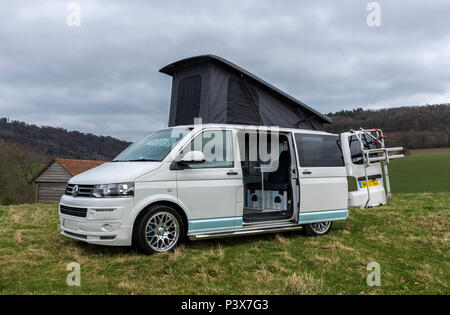 Weißen Volkswagen T6 Wohnmobil. Stockfoto
