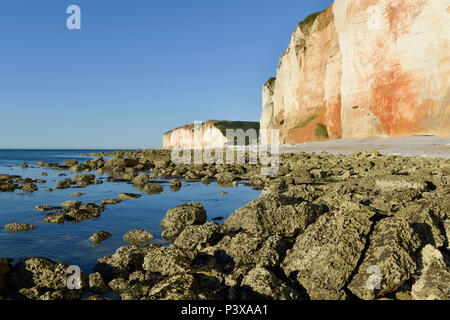 Klippen zwischen Les und Les Petites-Dalles Grandes-Dalles, zwei Dörfer an der "Cote d'Albatre' (Norman Küste), im Bereich 'Pays de Caux' Stockfoto