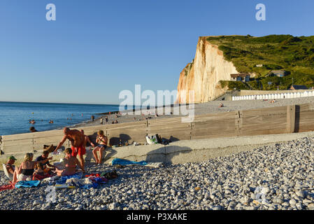 Les Petites-Dalles, Weiler entlang der "Cote d'Albatre' (Norman Küste), im Bereich 'Pays de Caux' Stockfoto