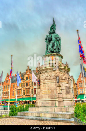 Statue von Jan Breydel und Pieter de Coninck in Brügge, Belgien. Stockfoto