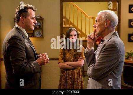 Original Film Titel: Gespiegelt. Englischer Titel: Gespiegelt. Regisseur: Rob Reiner. Jahr: 2010. Stars: AIDAN QUINN, JOHN MAHONEY, Madeline Carroll. Credit: CASTLE ROCK ENTERTAINMENT/Glas, BEN/Album Stockfoto
