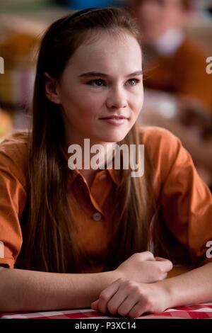 Original Film Titel: Gespiegelt. Englischer Titel: Gespiegelt. Regisseur: Rob Reiner. Jahr: 2010. Stars: MADELINE CARROLL. Credit: CASTLE ROCK ENTERTAINMENT/Glas, BEN/Album Stockfoto