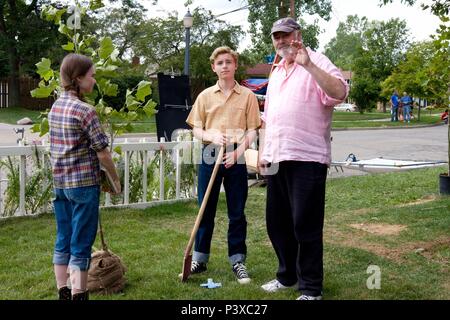 Original Film Titel: Gespiegelt. Englischer Titel: Gespiegelt. Regisseur: Rob Reiner. Jahr: 2010. Stars: Rob Reiner; Madeline Carroll; CALLAN MCAULIFFE. Credit: CASTLE ROCK ENTERTAINMENT/Glas, BEN/Album Stockfoto