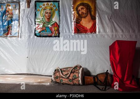 Campo de Calais - a Vida Na Selva realizada No Campo de refugiados keine Norte da França. Stockfoto