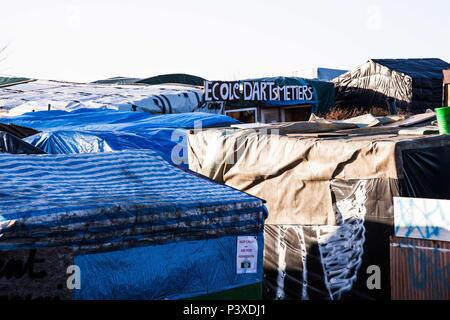 Campo de Calais - a Vida Na Selva realizada No Campo de refugiados keine Norte da França. Stockfoto