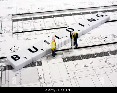 Darstellung der Gebäude Industrie auf technische Zeichnung Hintergrund mit Bauarbeiter Stockfoto