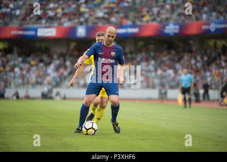 CLUJ, Rumänien - 16. JUNI 2018: rumänische Fußball Golden Team spielen ein Freundschaftsspiel gegen Barcelona Legenden während des Sports Festival Stockfoto