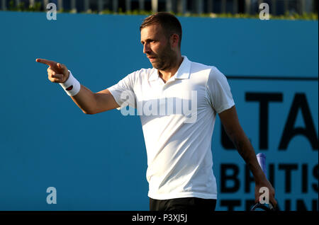 Großbritanniens Dan Evans in Tag zwei des Fever-Tree Meisterschaft im Queens Club, London. Stockfoto