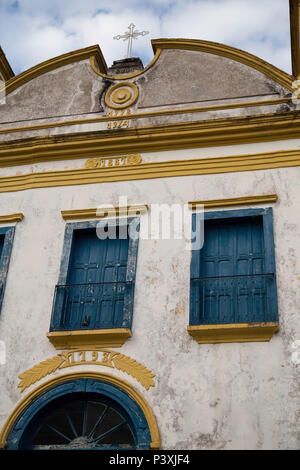 Da Detalhe fachada Da Igreja de Nossa Senhora do Rosário e São Benedito com Daten na Cidade de Cunha.. Construída em 1793 para os escravos. Stockfoto