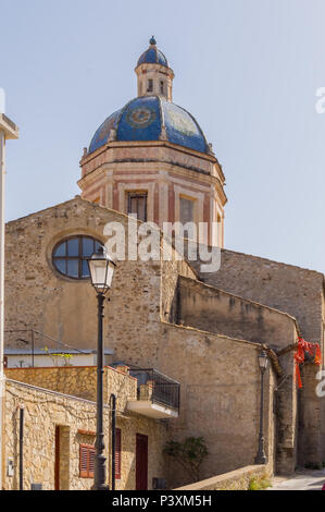 Castelbuono, Sizilien, Europa-08/06/2018. Blick auf Maria SS Kirche. Annunziata in Termini Imerese im Norden Sizilien Stockfoto