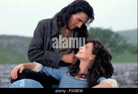 Original Film Titel: WUTHERING HEIGHTS. Englischer Titel: WUTHERING HEIGHTS. Film Regie: PETER KOSMINSKY. Jahr: 1992. Stars: Ralph Fiennes, Juliette Binoche. Quelle: Paramount Pictures/Album Stockfoto