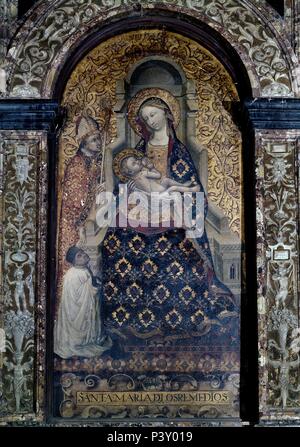 VIRGEN DE LOS REMEDIOS - SIGLO XIV - GOTICO ESPAÑOL. Autor: Anonym. Lage: CATEDRAL - INTERIEUR, Sevilla, Sevilla, Spanien. Stockfoto