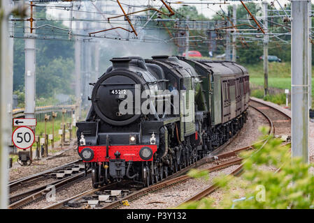 Winwick Cheshire Vereinigtes Königreich. Juni 2018 18. Der weltweit bekannteste Dampflokomotive, Lner Klasse A3 4-6-2 Nr. 60103 Flying Scotsman Kreuzung gesehen Stockfoto