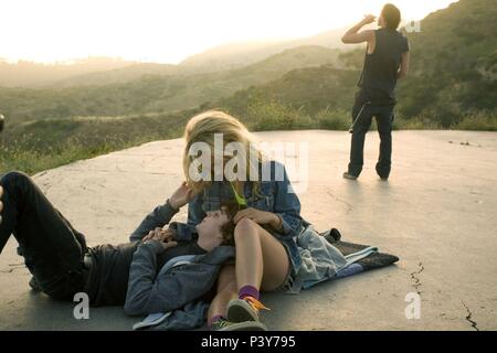 Original Film Titel: kleine Vögel. Englischer Titel: kleine Vögel. Regisseur: Elgin James. Jahr: 2011. Stars: KYLE GALLNER; JUNO TEMPLE; CHRIS COY. Credit: POLSKY FILMS/JAGD LANE FILME/Williams, Marianne/Album Stockfoto