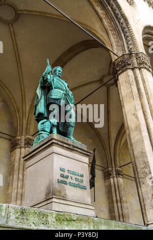 Karl Philipp von Wrede Statue (1844) von Ludwig Schwanthaler im Feld Marshals" Halle auf dem Odeonsplatz, München, Deutschland Stockfoto