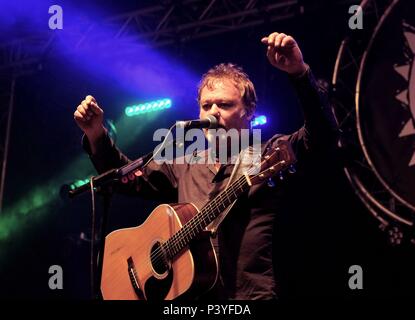 Sänger Mark Chadwick mit British Folk Band die Levellers an Wickham Festival 5. August 2017 durchführen Stockfoto