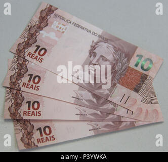 Dinheiro do Brasil, notas de Real, moeda Brasileira. Na Foto, cédulas de 10 Reais. Stockfoto