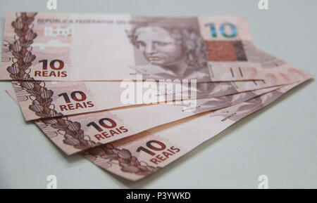 Dinheiro do Brasil, notas de Real, moeda Brasileira. Na Foto, cédulas de 10 Reais. Stockfoto
