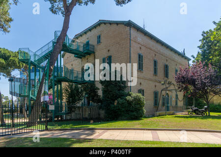 HAIFA, Israel - 15. Juni 2018: Die alten Hecht Haus (1893 gebaut von den Templern), in Haifa, Israel Stockfoto