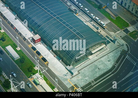 TURIN, Italien, 18. Juni 2018: Torino Porta Susa Bahnhof, der Hauptbahnhof der Stadt Stockfoto