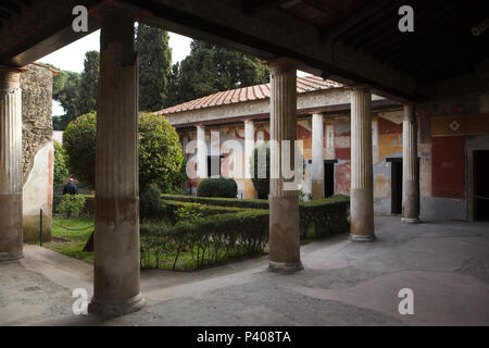 Peristyl im Haus der Venus in der Shell (Casa della Venere in Conchiglia) in die archäologische Stätte von Pompeji (Pompei) in der Nähe von Neapel, Kampanien, Italien. Stockfoto