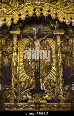 Kreuzigung in der Altar in der Sala de Sessoes (Sitzungszimmer), die an der Versendung der Bestellung (Casa de Despachos) des Franziskanerklosters (Convento Franciscano) in Porto, Portugal. Stockfoto