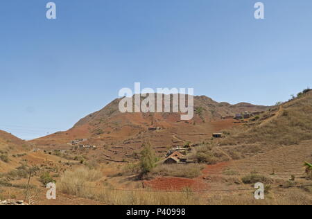 Trockene infertile Hügel der Insel Santiago, Kap Verde April Stockfoto