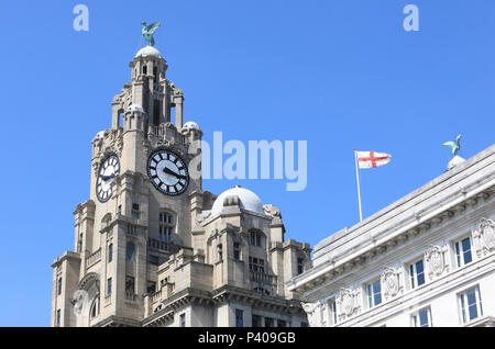 Das Wahrzeichen Royal Liver Building am Pier Head, einer der drei Grazien von Liverpool, Merseyside, NW, England, Grossbritannien Stockfoto