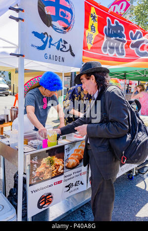 Ramen Gyoza Essen stand, ar Freier Tag, Main Street, Vancouver, British Columbia, Kanada. Stockfoto